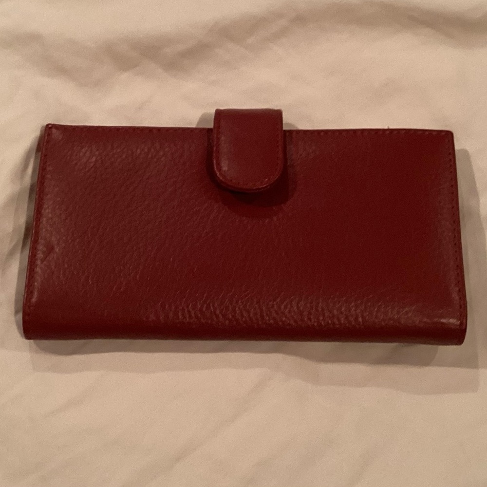NWOT Kellie & Katie Slim Clutch Leather Wallet in Red